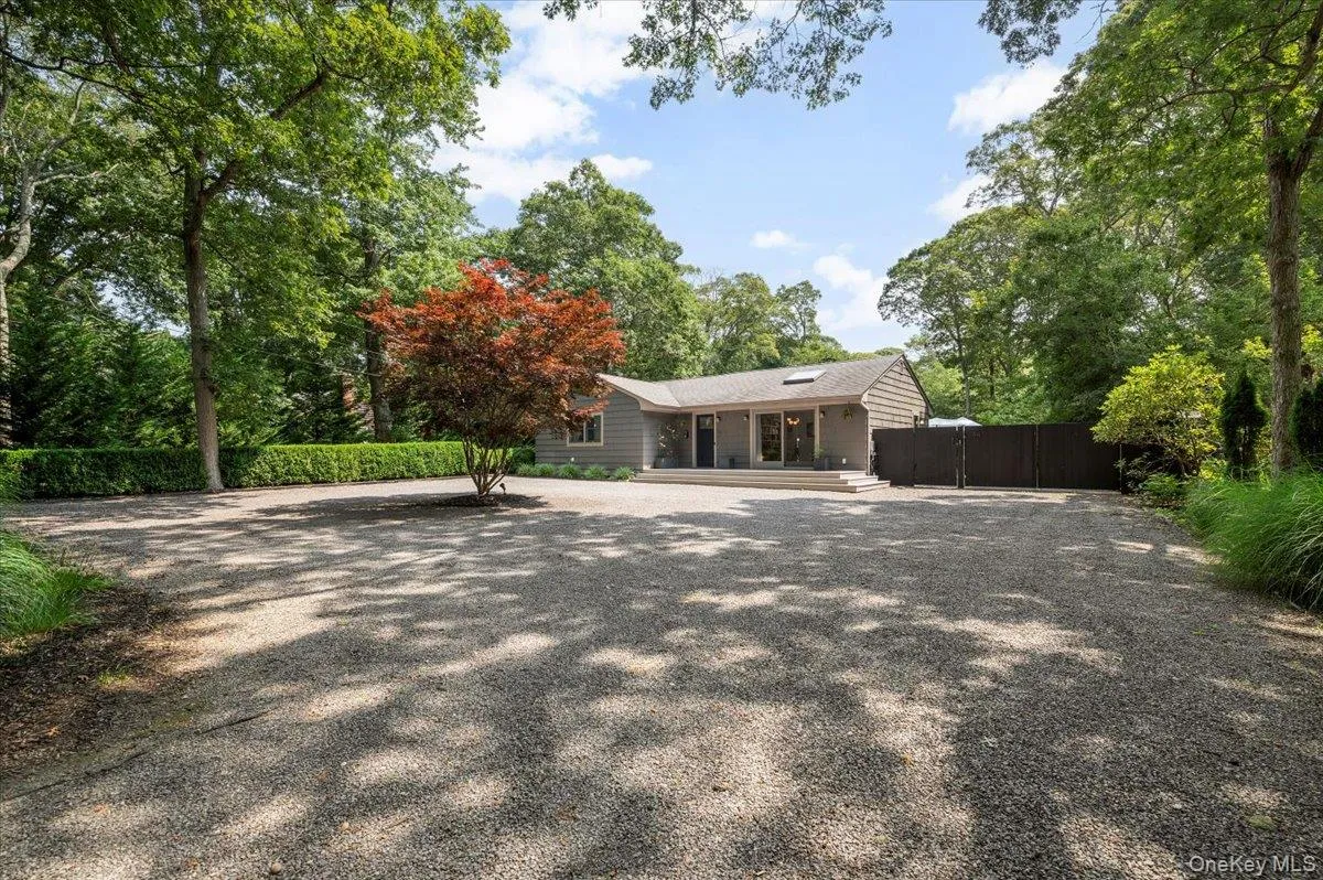 94 Hands Creek Road, East Hampton, NY, 4 Bedrooms Bedrooms, 10 Rooms Rooms,3 BathroomsBathrooms,Residential Lease,For Rent,Hands Creek,0,985538 94 Hands Creek Road, East Hampton, NY, 4 Bedrooms Bedrooms, 10 Rooms Rooms,3 BathroomsBathrooms,Residential Lease,For Rent,Hands Creek,0,985538