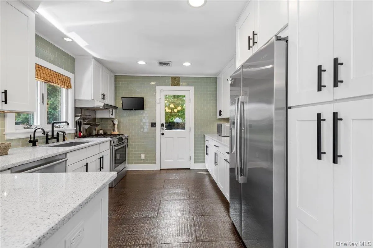 94 Hands Creek Road, East Hampton, NY, 4 Bedrooms Bedrooms, 10 Rooms Rooms,3 BathroomsBathrooms,Residential Lease,For Rent,Hands Creek,0,985538 94 Hands Creek Road, East Hampton, NY, 4 Bedrooms Bedrooms, 10 Rooms Rooms,3 BathroomsBathrooms,Residential Lease,For Rent,Hands Creek,0,985538