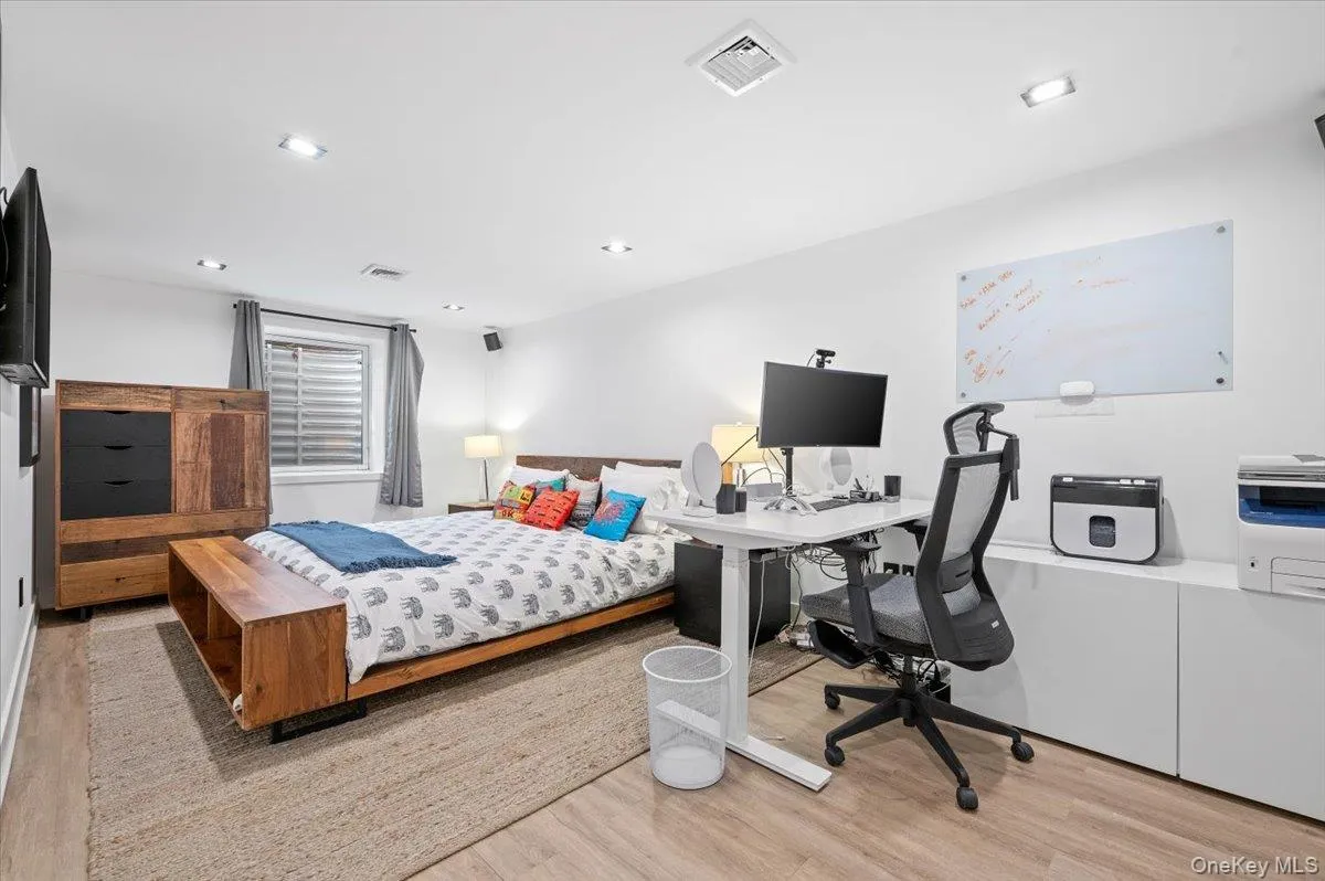 94 Hands Creek Road, East Hampton, NY, 4 Bedrooms Bedrooms, 10 Rooms Rooms,3 BathroomsBathrooms,Residential Lease,For Rent,Hands Creek,0,985538 94 Hands Creek Road, East Hampton, NY, 4 Bedrooms Bedrooms, 10 Rooms Rooms,3 BathroomsBathrooms,Residential Lease,For Rent,Hands Creek,0,985538