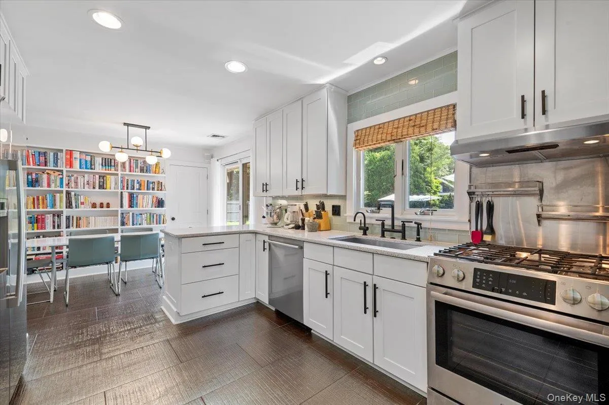 94 Hands Creek Road, East Hampton, NY, 4 Bedrooms Bedrooms, 10 Rooms Rooms,3 BathroomsBathrooms,Residential Lease,For Rent,Hands Creek,0,985538 94 Hands Creek Road, East Hampton, NY, 4 Bedrooms Bedrooms, 10 Rooms Rooms,3 BathroomsBathrooms,Residential Lease,For Rent,Hands Creek,0,985538