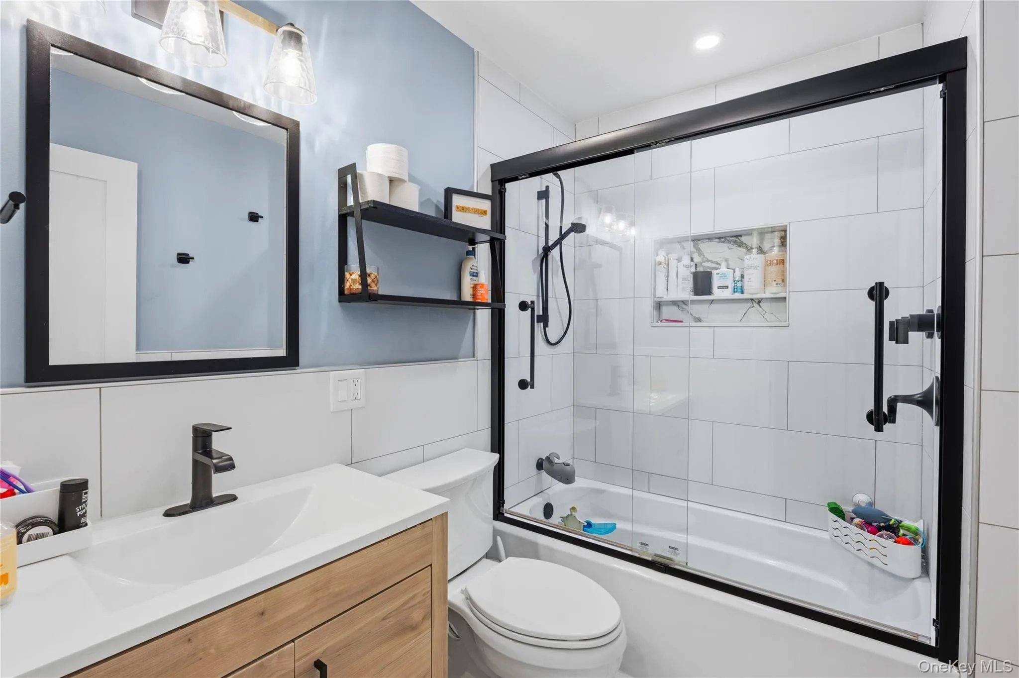 2689 Riverside Avenue, Hempstead, NY, 5 Bedrooms Bedrooms, 12 Rooms Rooms,4 BathroomsBathrooms,Residential,For Rent,Riverside,0,985560 2689 Riverside Avenue, Hempstead, NY, 5 Bedrooms Bedrooms, 12 Rooms Rooms,4 BathroomsBathrooms,Residential,For Rent,Riverside,0,985560