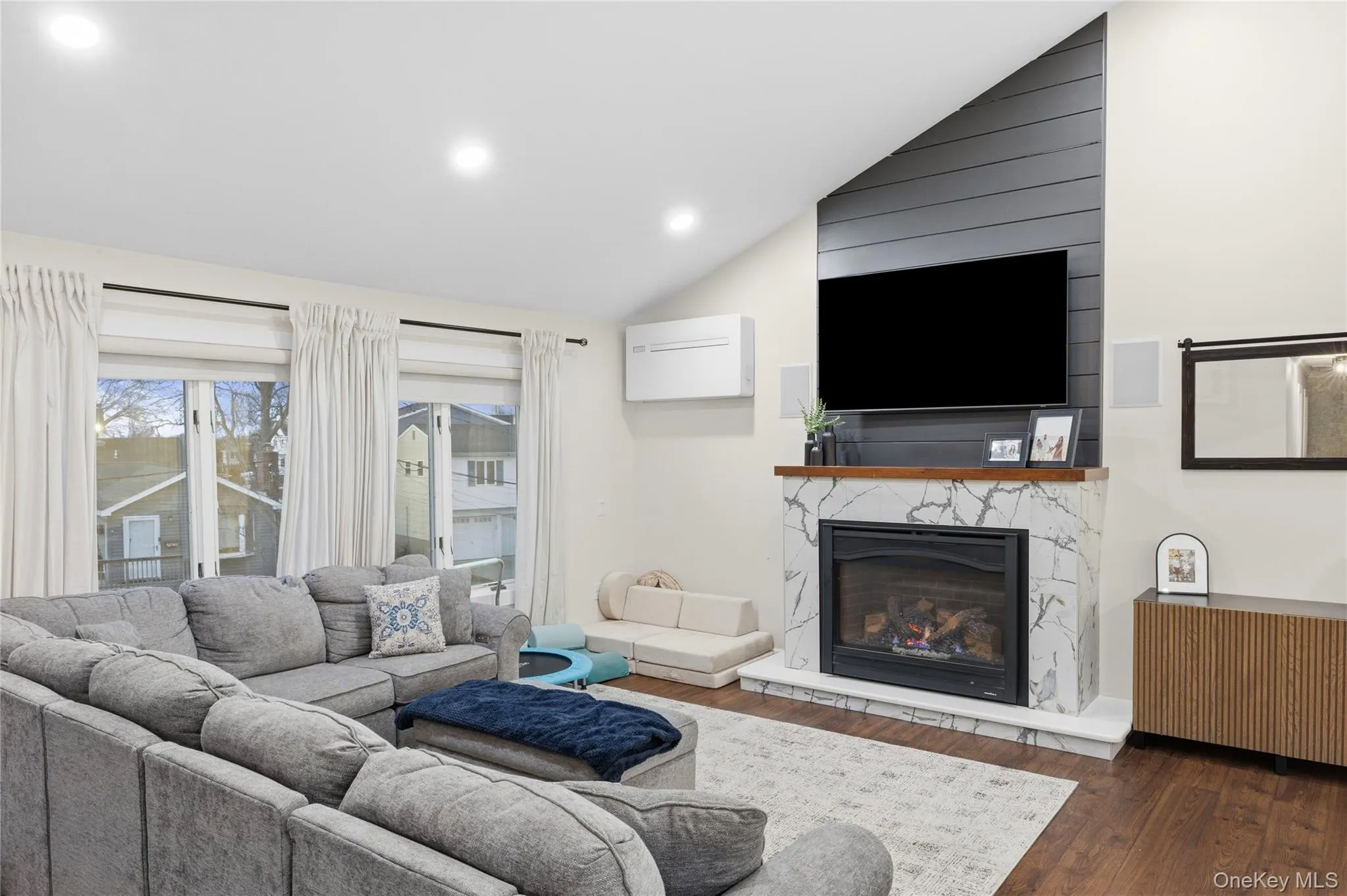 2689 Riverside Avenue, Hempstead, NY, 5 Bedrooms Bedrooms, 12 Rooms Rooms,4 BathroomsBathrooms,Residential,For Rent,Riverside,0,985560 2689 Riverside Avenue, Hempstead, NY, 5 Bedrooms Bedrooms, 12 Rooms Rooms,4 BathroomsBathrooms,Residential,For Rent,Riverside,0,985560