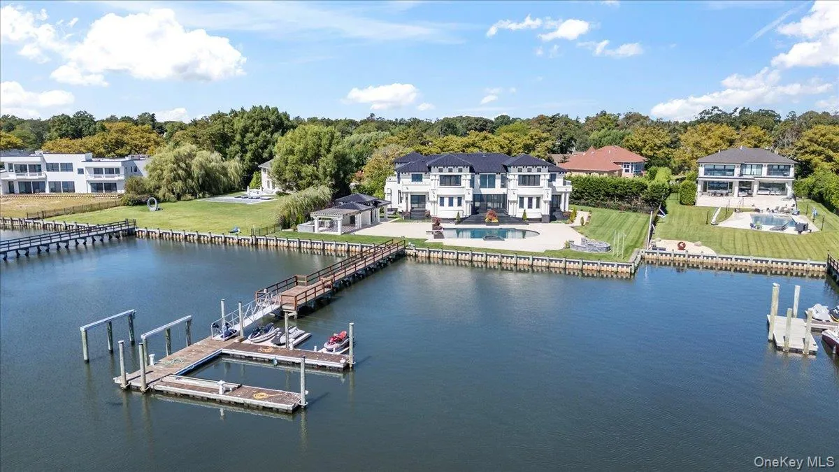 190 Curtis Road, Hempstead, NY, 7 Bedrooms Bedrooms, 18 Rooms Rooms,7 BathroomsBathrooms,Residential,For Rent,Curtis,0,985566 190 Curtis Road, Hempstead, NY, 7 Bedrooms Bedrooms, 18 Rooms Rooms,7 BathroomsBathrooms,Residential,For Rent,Curtis,0,985566