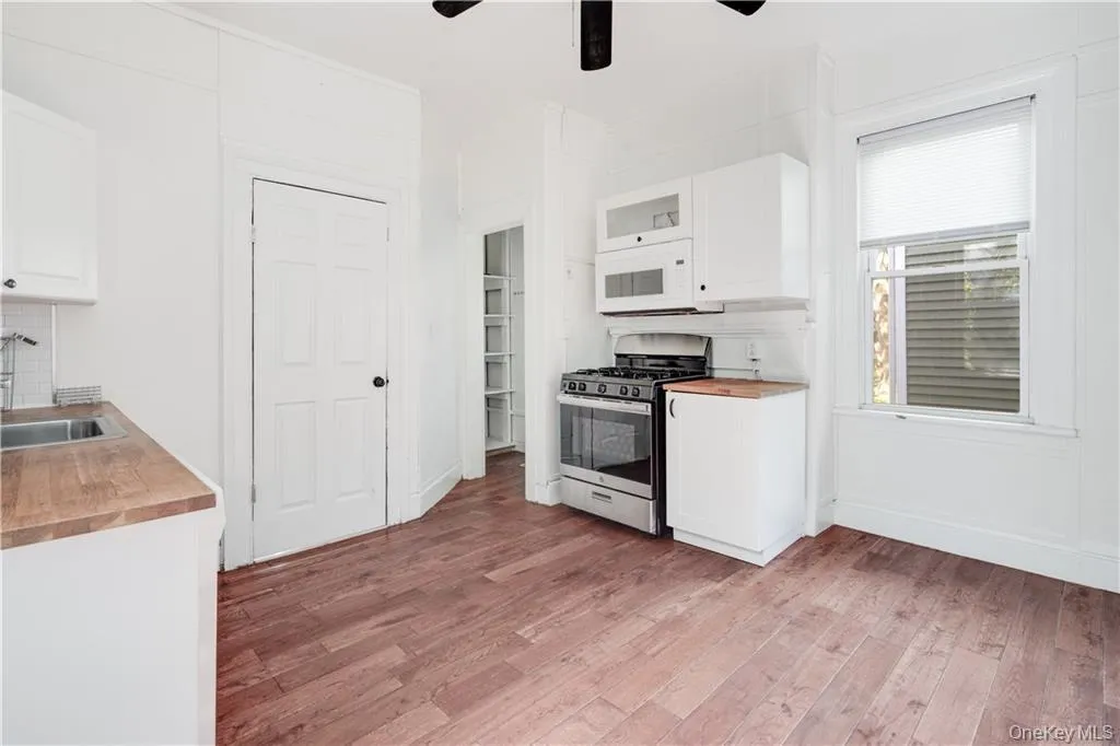 163 Union Street, Poughkeepsie, NY, 2 Bedrooms Bedrooms, 4 Rooms Rooms,1 BathroomBathrooms,Residential Lease,For Rent,Union,0,985585 163 Union Street, Poughkeepsie, NY, 2 Bedrooms Bedrooms, 4 Rooms Rooms,1 BathroomBathrooms,Residential Lease,For Rent,Union,0,985585