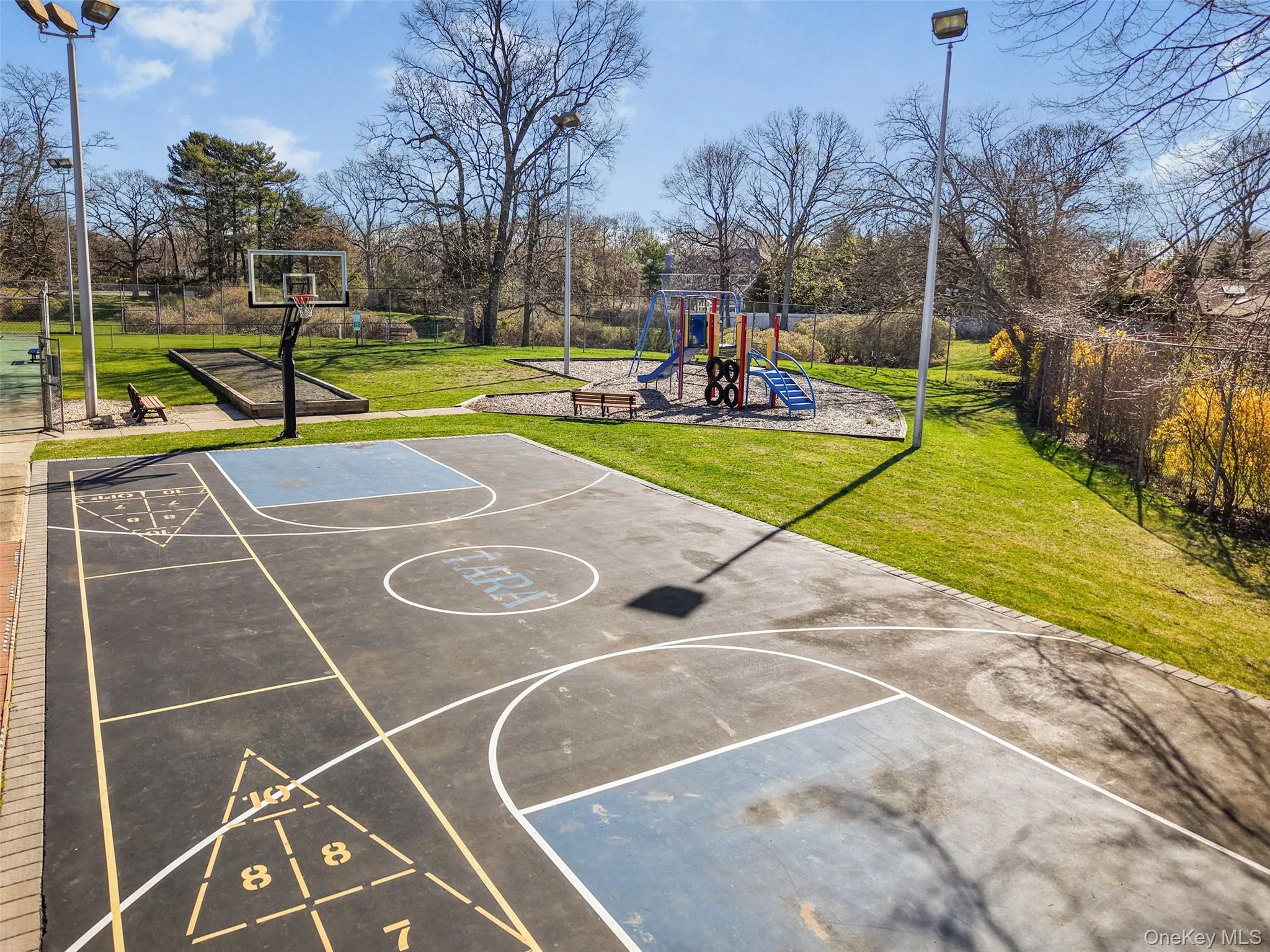 85 Rhett Court, Smithtown, NY, 2 Bedrooms Bedrooms, 6 Rooms Rooms,2 BathroomsBathrooms,Residential Lease,For Rent,Rhett,0,985613 85 Rhett Court, Smithtown, NY, 2 Bedrooms Bedrooms, 6 Rooms Rooms,2 BathroomsBathrooms,Residential Lease,For Rent,Rhett,0,985613