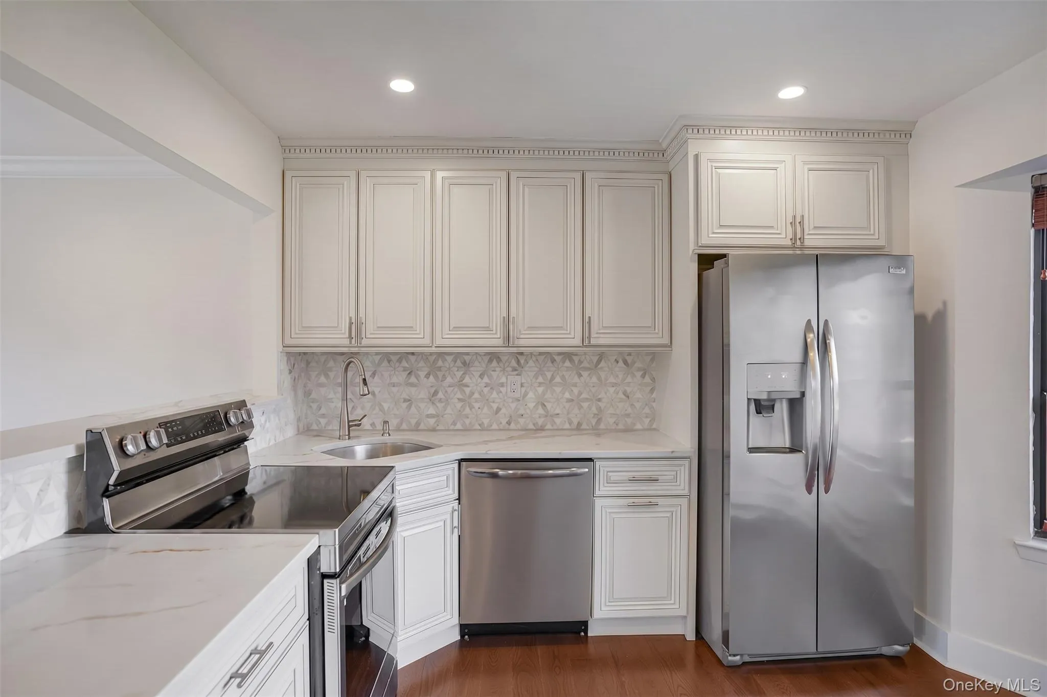 85 Rhett Court, Smithtown, NY, 2 Bedrooms Bedrooms, 6 Rooms Rooms,2 BathroomsBathrooms,Residential Lease,For Rent,Rhett,0,985613 85 Rhett Court, Smithtown, NY, 2 Bedrooms Bedrooms, 6 Rooms Rooms,2 BathroomsBathrooms,Residential Lease,For Rent,Rhett,0,985613