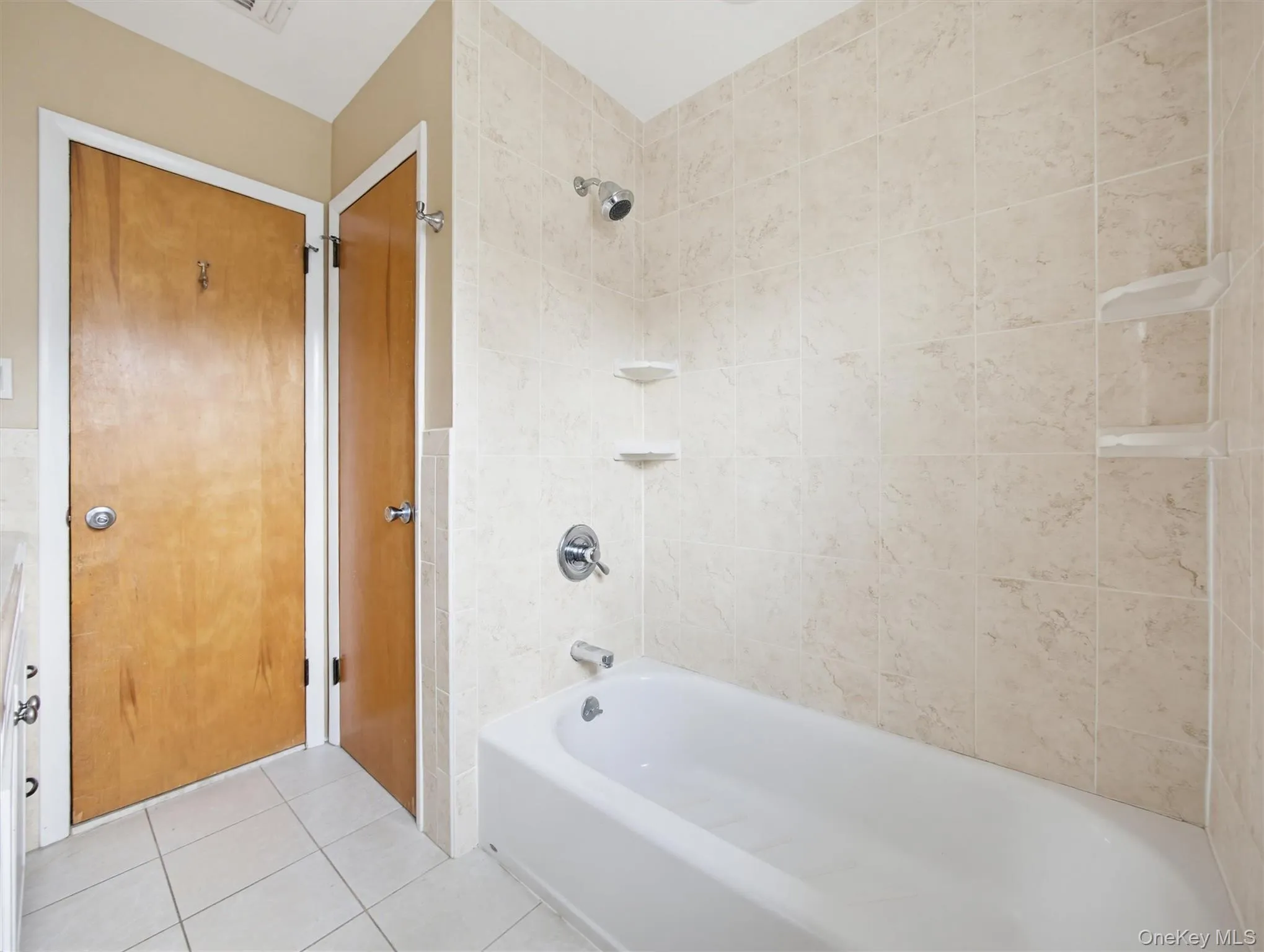 11 Willow Drive, Ramapo, NY, 5 Bedrooms Bedrooms, 9 Rooms Rooms,2 BathroomsBathrooms,Residential Sale,For Rent,Willow,0,985614 11 Willow Drive, Ramapo, NY, 5 Bedrooms Bedrooms, 9 Rooms Rooms,2 BathroomsBathrooms,Residential Sale,For Rent,Willow,0,985614