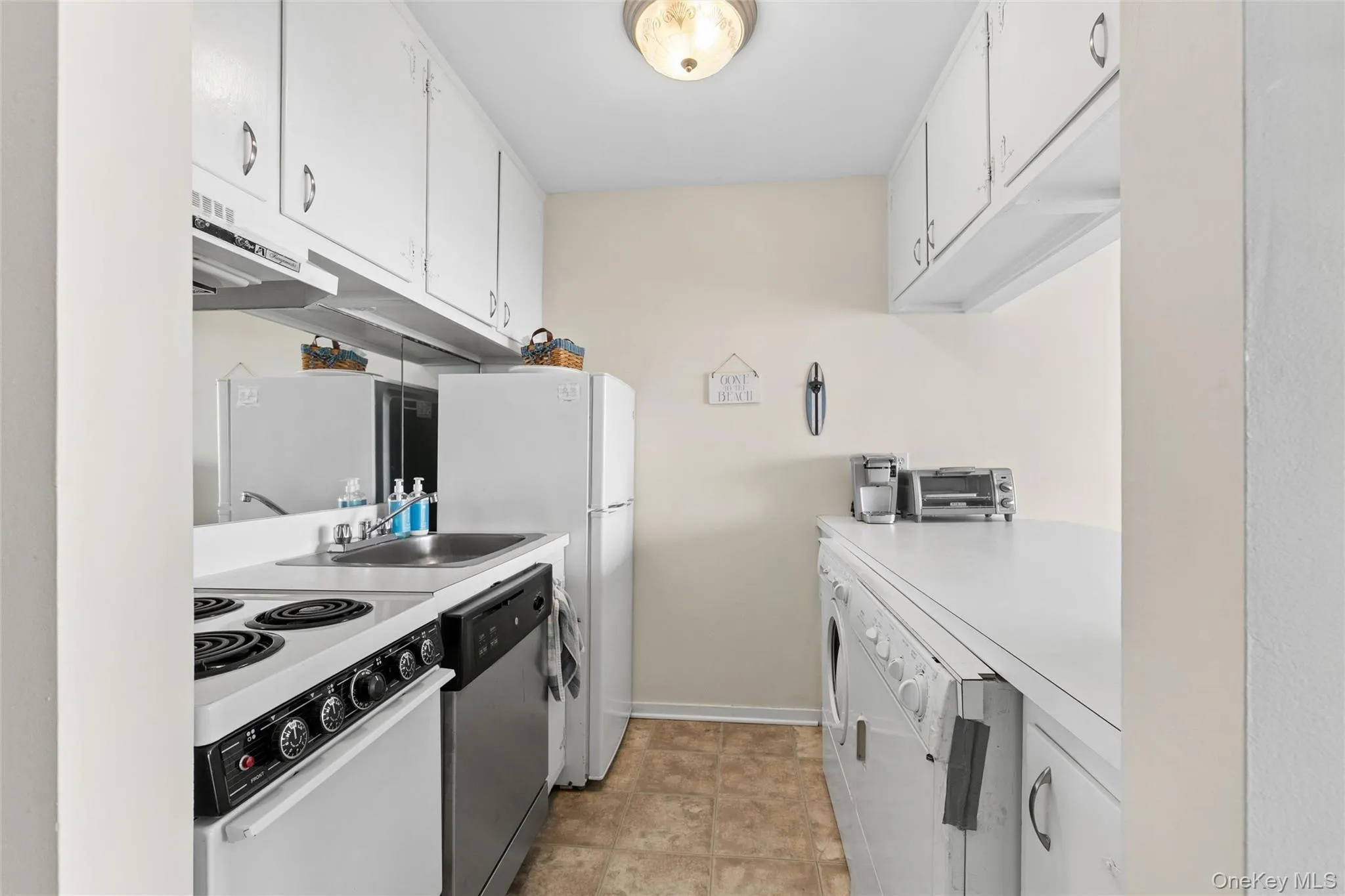 274 Dune Road, Southampton, NY, 1 Bedroom Bedrooms, 4 Rooms Rooms,1 BathroomBathrooms,Residential Lease,For Rent,Dune,0,985620 274 Dune Road, Southampton, NY, 1 Bedroom Bedrooms, 4 Rooms Rooms,1 BathroomBathrooms,Residential Lease,For Rent,Dune,0,985620