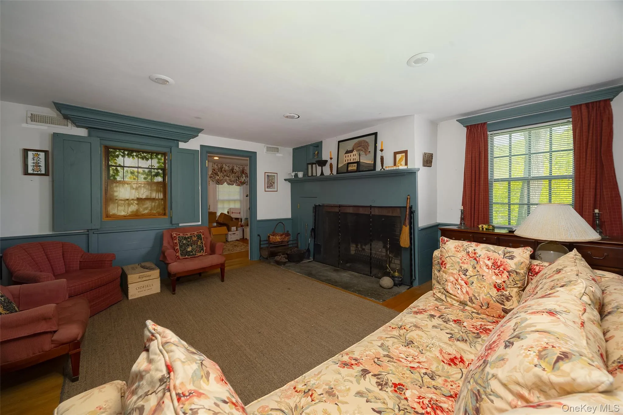 Used as guest suite with full bath, dressing room and access to blue stone patio Used as guest suite with full bath, dressing room and access to blue stone patio
