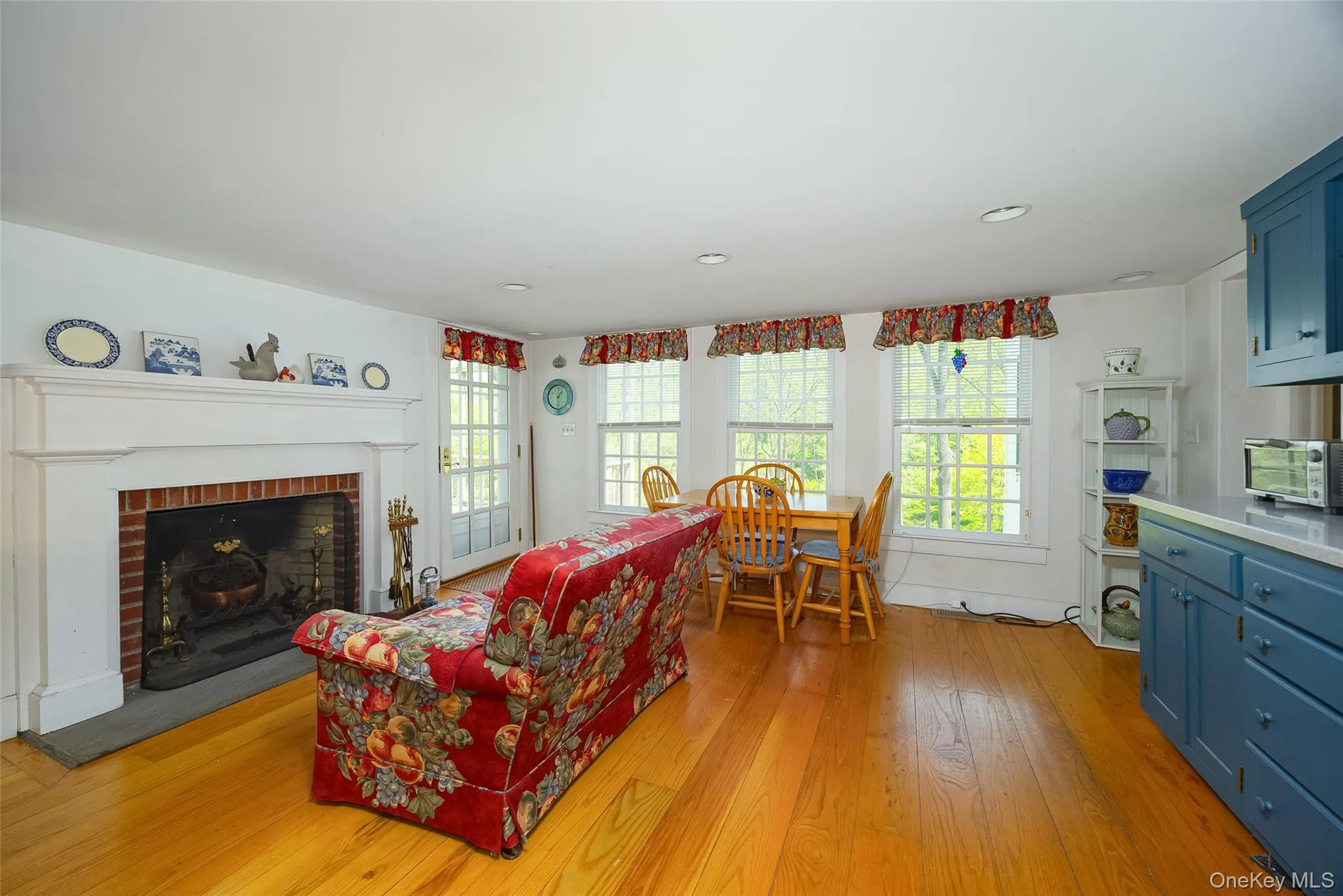 Beautiful Views and access to pergola covered back deck Beautiful Views and access to pergola covered back deck