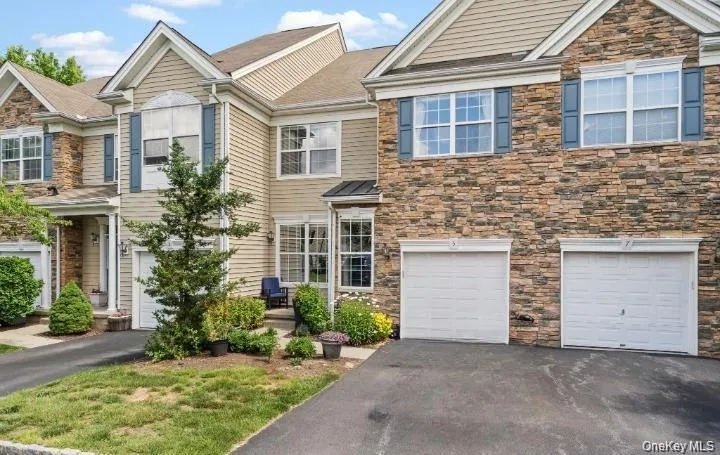 5 Case Court, Monroe, NY, 3 Bedrooms Bedrooms, 7 Rooms Rooms,2 BathroomsBathrooms,Residential Lease,For Rent,Case,0,985651 5 Case Court, Monroe, NY, 3 Bedrooms Bedrooms, 7 Rooms Rooms,2 BathroomsBathrooms,Residential Lease,For Rent,Case,0,985651