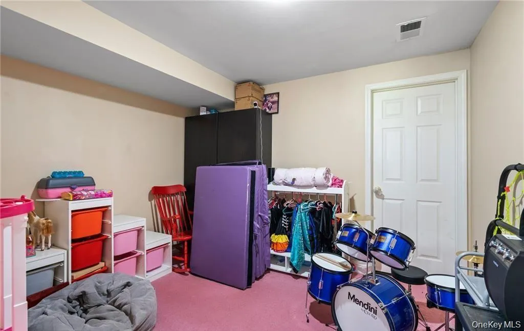 5 Case Court, Monroe, NY, 3 Bedrooms Bedrooms, 7 Rooms Rooms,2 BathroomsBathrooms,Residential Lease,For Rent,Case,0,985651 5 Case Court, Monroe, NY, 3 Bedrooms Bedrooms, 7 Rooms Rooms,2 BathroomsBathrooms,Residential Lease,For Rent,Case,0,985651