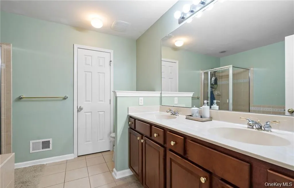 5 Case Court, Monroe, NY, 3 Bedrooms Bedrooms, 7 Rooms Rooms,2 BathroomsBathrooms,Residential Lease,For Rent,Case,0,985651 5 Case Court, Monroe, NY, 3 Bedrooms Bedrooms, 7 Rooms Rooms,2 BathroomsBathrooms,Residential Lease,For Rent,Case,0,985651