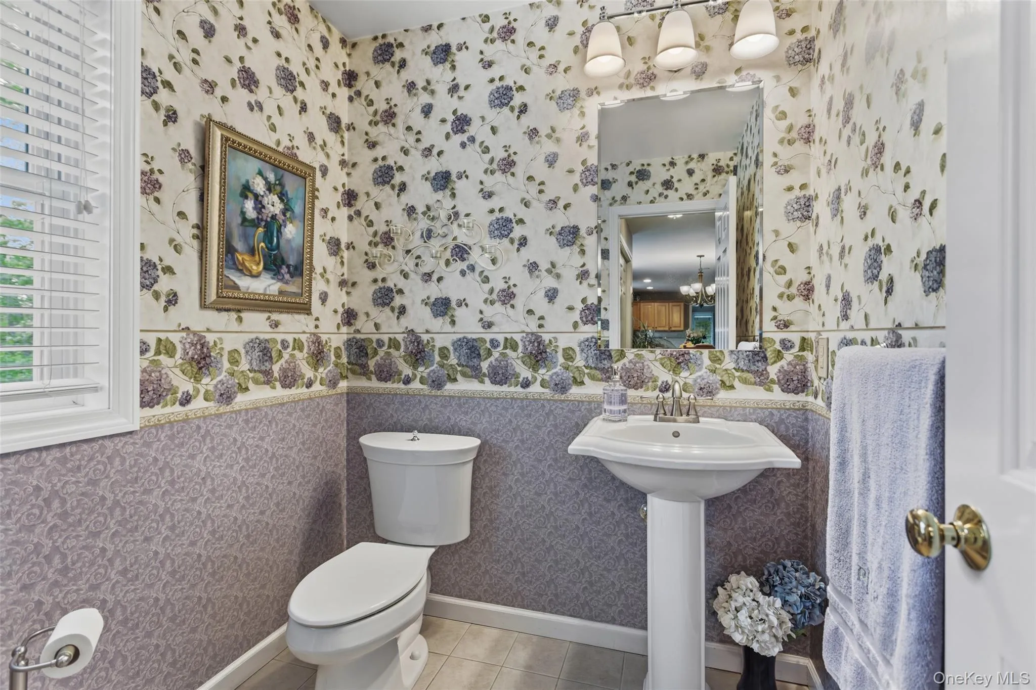 Powder room Powder room