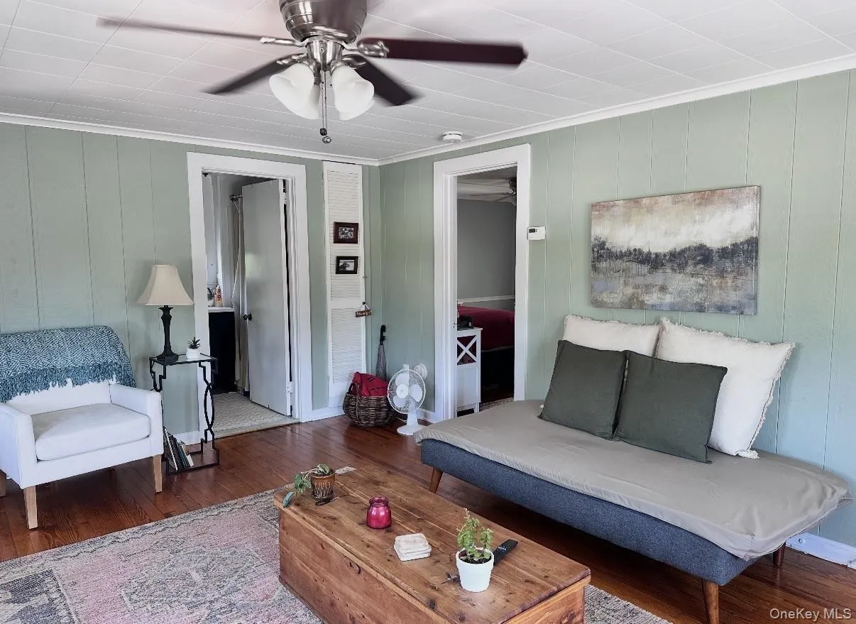 2 Orchard Neck Road, Brookhaven, NY, 1 Bedroom Bedrooms, 4 Rooms Rooms,1 BathroomBathrooms,Residential Lease,For Rent,Orchard Neck,0,985689 2 Orchard Neck Road, Brookhaven, NY, 1 Bedroom Bedrooms, 4 Rooms Rooms,1 BathroomBathrooms,Residential Lease,For Rent,Orchard Neck,0,985689