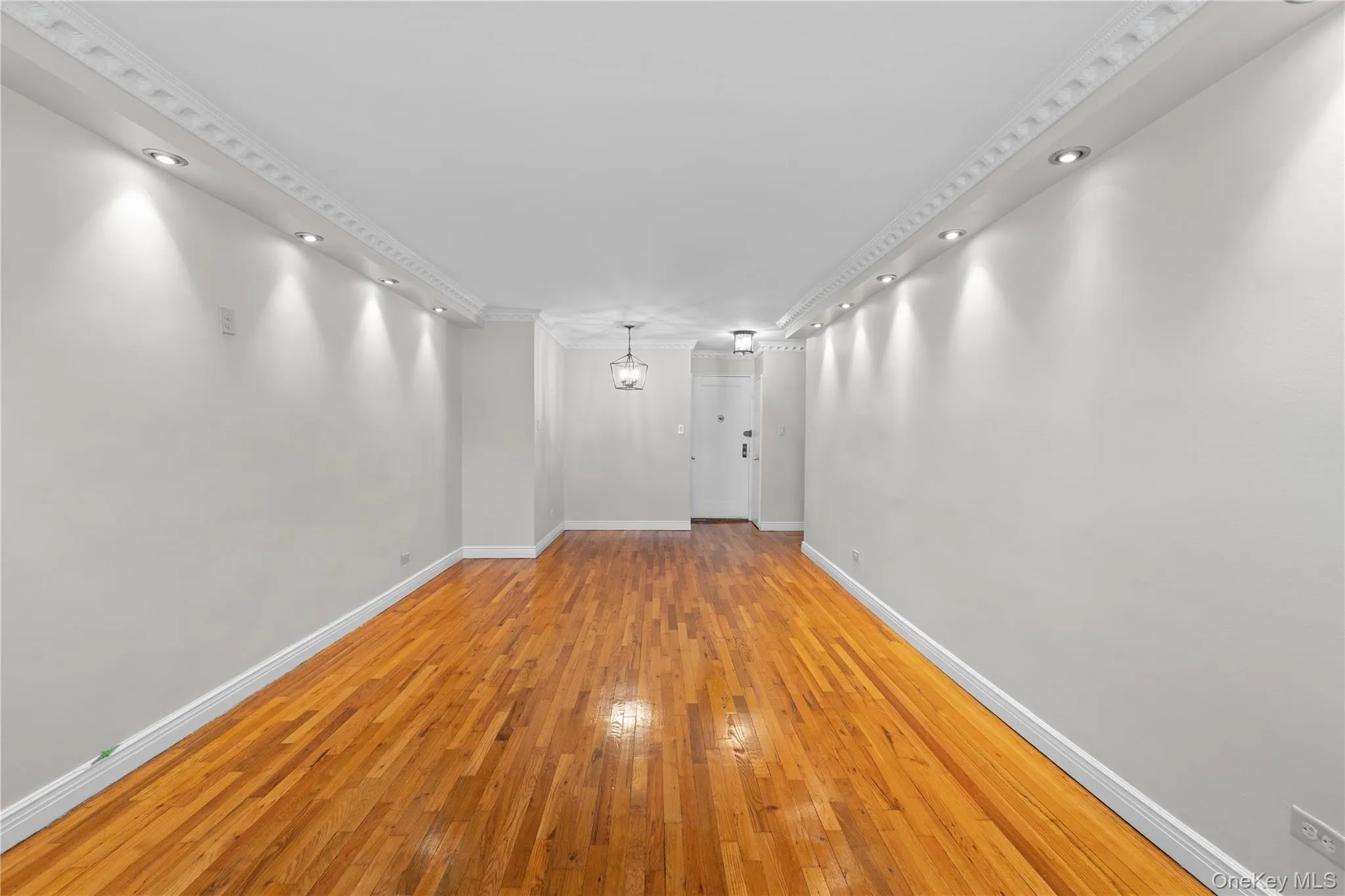 67-30 Clyde Street, New York, NY, 2 Bedrooms Bedrooms, 5 Rooms Rooms,1 BathroomBathrooms,Residential Sale,For Rent,Clyde,0,985710 67-30 Clyde Street, New York, NY, 2 Bedrooms Bedrooms, 5 Rooms Rooms,1 BathroomBathrooms,Residential Sale,For Rent,Clyde,0,985710
