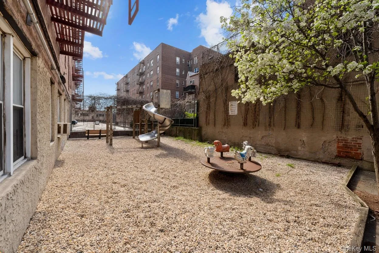 67-30 Clyde Street, New York, NY, 2 Bedrooms Bedrooms, 5 Rooms Rooms,1 BathroomBathrooms,Residential Sale,For Rent,Clyde,0,985710 67-30 Clyde Street, New York, NY, 2 Bedrooms Bedrooms, 5 Rooms Rooms,1 BathroomBathrooms,Residential Sale,For Rent,Clyde,0,985710