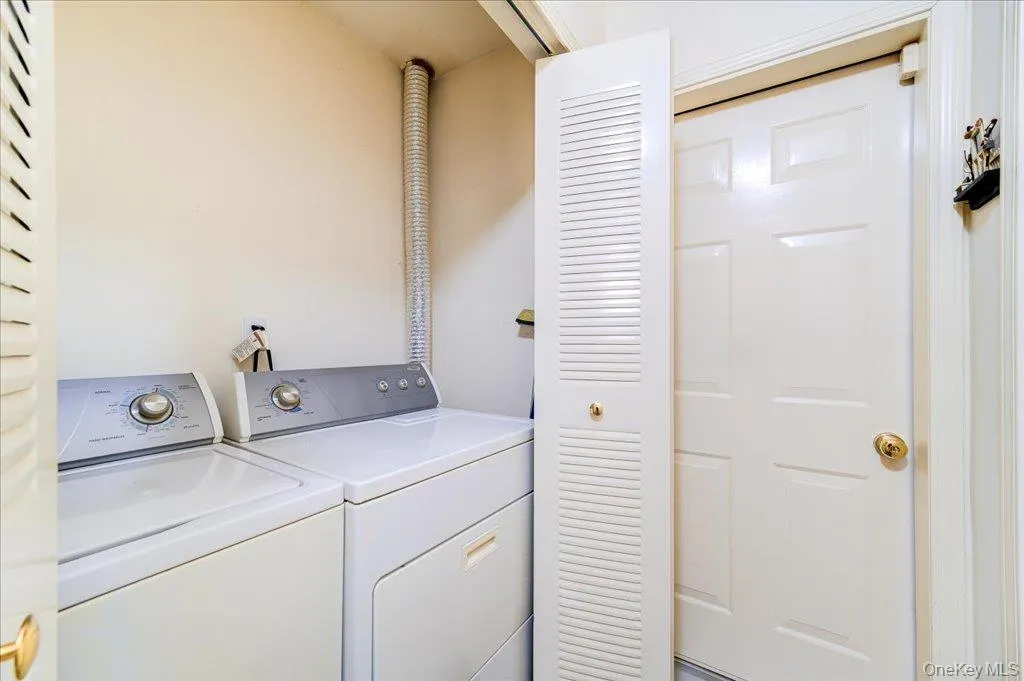 2 Douglas Street, Thompson, NY, 3 Bedrooms Bedrooms, 6 Rooms Rooms,2 BathroomsBathrooms,Residential,For Rent,Douglas,0,985714 2 Douglas Street, Thompson, NY, 3 Bedrooms Bedrooms, 6 Rooms Rooms,2 BathroomsBathrooms,Residential,For Rent,Douglas,0,985714