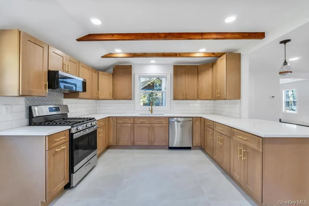 485 Long Island Avenue, Brookhaven, NY, 3 Bedrooms Bedrooms, 7 Rooms Rooms,3 BathroomsBathrooms,Residential,For Rent,Long Island,0,985724 485 Long Island Avenue, Brookhaven, NY, 3 Bedrooms Bedrooms, 7 Rooms Rooms,3 BathroomsBathrooms,Residential,For Rent,Long Island,0,985724