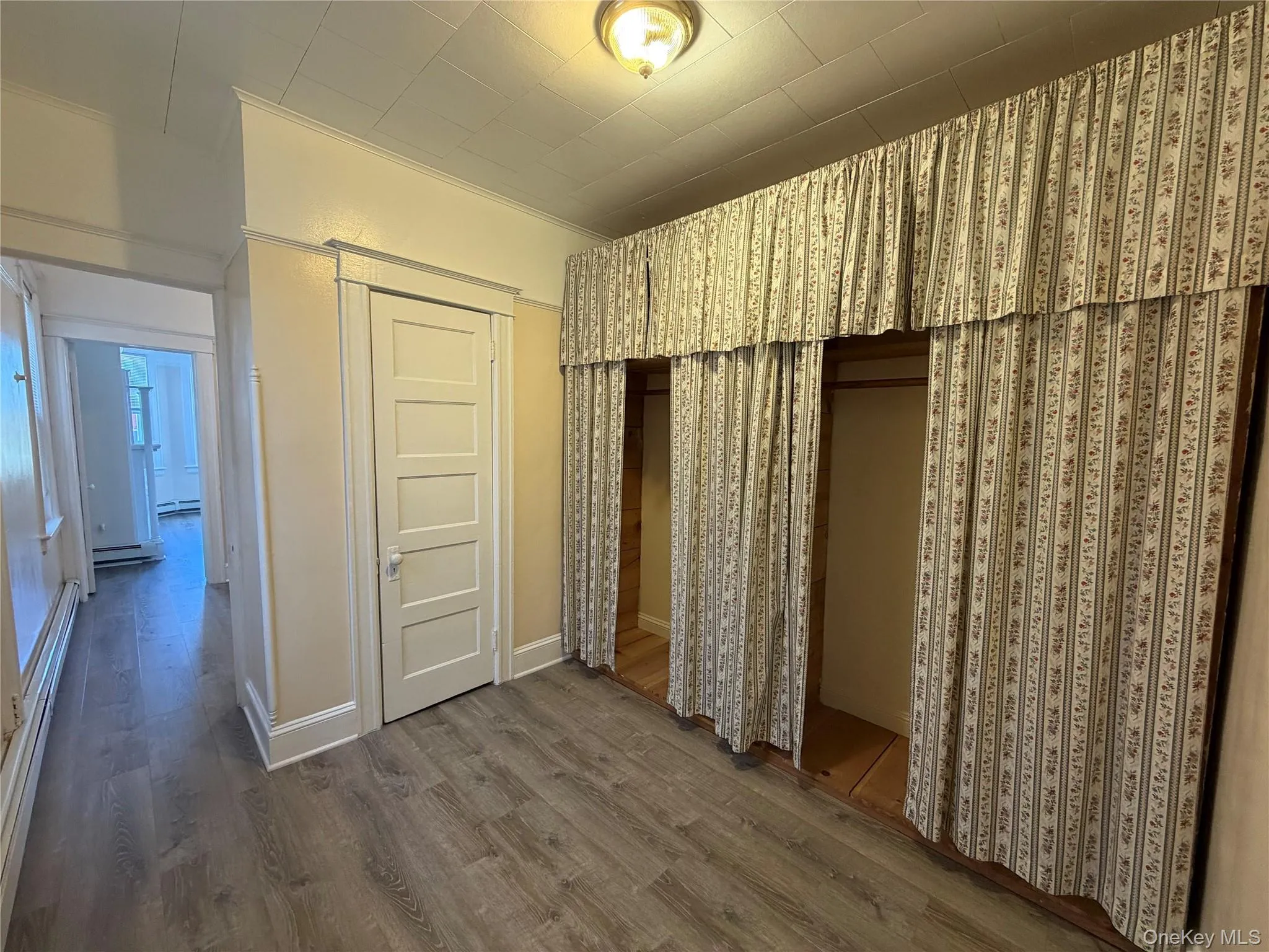 31 Garfield Street, Yonkers, NY, 2 Bedrooms Bedrooms, 5 Rooms Rooms,1 BathroomBathrooms,Residential Lease,For Rent,Garfield,0,985726 31 Garfield Street, Yonkers, NY, 2 Bedrooms Bedrooms, 5 Rooms Rooms,1 BathroomBathrooms,Residential Lease,For Rent,Garfield,0,985726