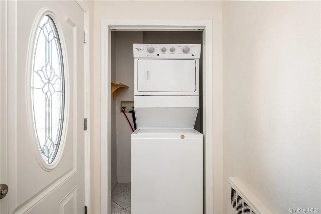 89 Ridgewood Avenue, Yonkers, NY, 3 Bedrooms Bedrooms, 6 Rooms Rooms,2 BathroomsBathrooms,Residential Lease,For Rent,Ridgewood,0,985731 89 Ridgewood Avenue, Yonkers, NY, 3 Bedrooms Bedrooms, 6 Rooms Rooms,2 BathroomsBathrooms,Residential Lease,For Rent,Ridgewood,0,985731