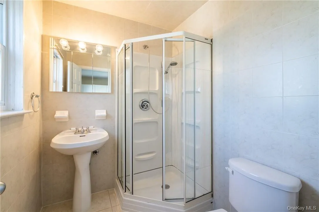 89 Ridgewood Avenue, Yonkers, NY, 3 Bedrooms Bedrooms, 6 Rooms Rooms,2 BathroomsBathrooms,Residential Lease,For Rent,Ridgewood,0,985731 89 Ridgewood Avenue, Yonkers, NY, 3 Bedrooms Bedrooms, 6 Rooms Rooms,2 BathroomsBathrooms,Residential Lease,For Rent,Ridgewood,0,985731