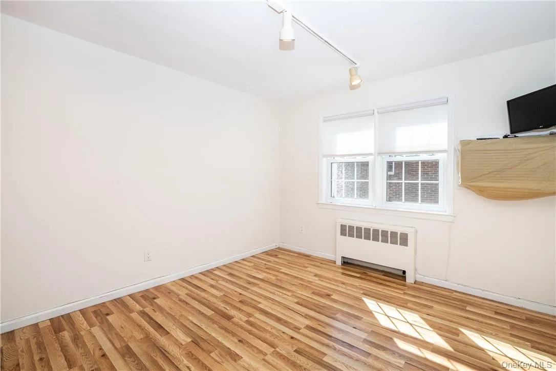 89 Ridgewood Avenue, Yonkers, NY, 3 Bedrooms Bedrooms, 6 Rooms Rooms,2 BathroomsBathrooms,Residential Lease,For Rent,Ridgewood,0,985731 89 Ridgewood Avenue, Yonkers, NY, 3 Bedrooms Bedrooms, 6 Rooms Rooms,2 BathroomsBathrooms,Residential Lease,For Rent,Ridgewood,0,985731