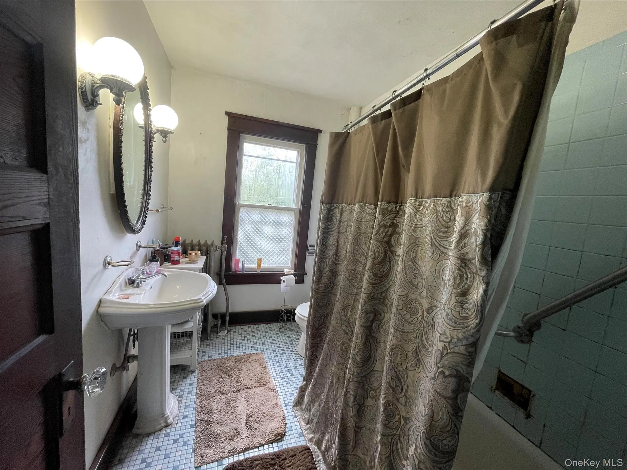 Full Bath Full Bath