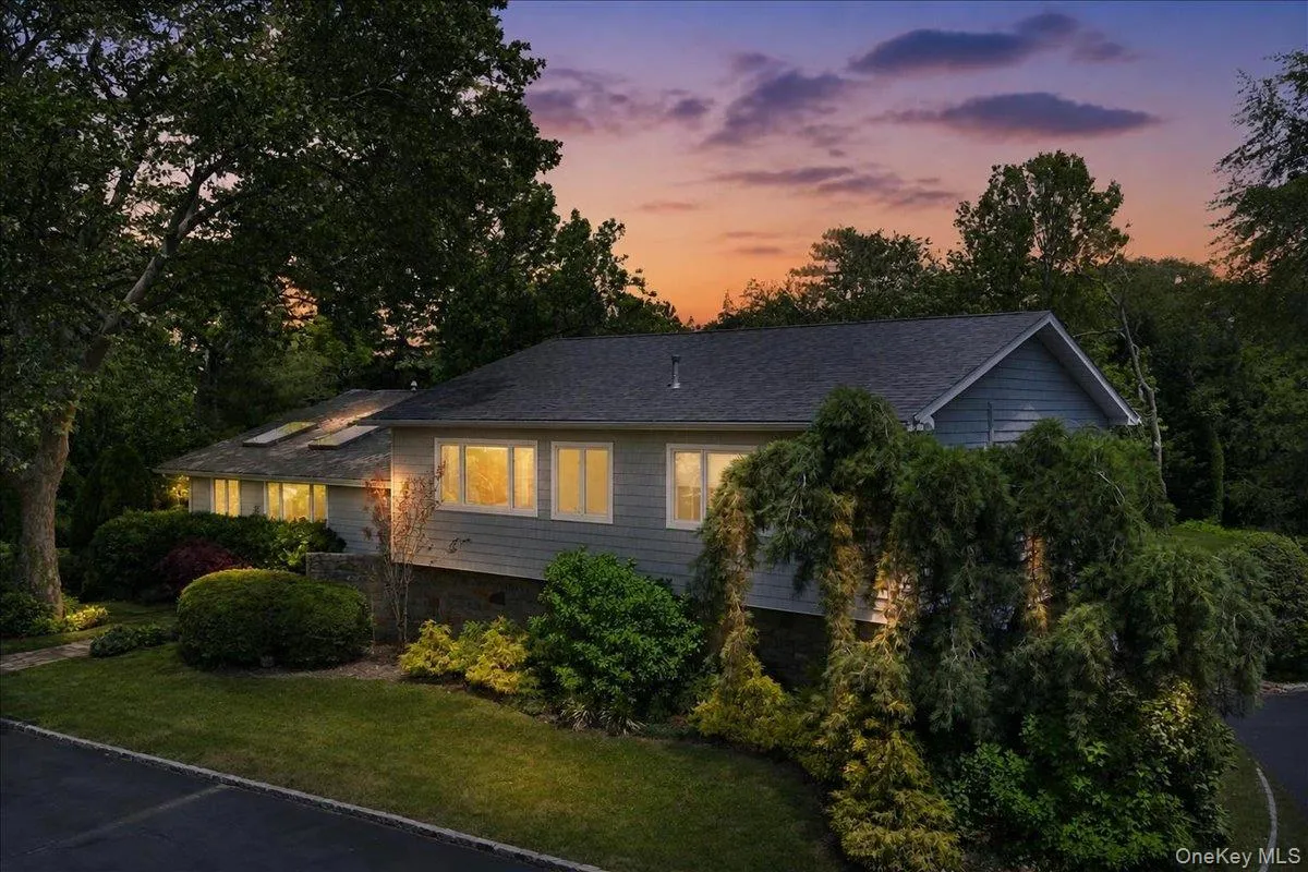 230 Richards Lane, Hempstead, NY, 5 Bedrooms Bedrooms, 12 Rooms Rooms,3 BathroomsBathrooms,Residential,For Rent,Richards,0,985738 230 Richards Lane, Hempstead, NY, 5 Bedrooms Bedrooms, 12 Rooms Rooms,3 BathroomsBathrooms,Residential,For Rent,Richards,0,985738