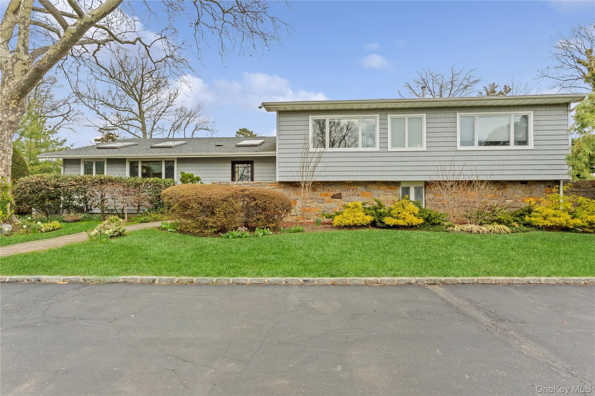 230 Richards Lane, Hempstead, NY, 5 Bedrooms Bedrooms, 12 Rooms Rooms,3 BathroomsBathrooms,Residential,For Rent,Richards,0,985738 230 Richards Lane, Hempstead, NY, 5 Bedrooms Bedrooms, 12 Rooms Rooms,3 BathroomsBathrooms,Residential,For Rent,Richards,0,985738