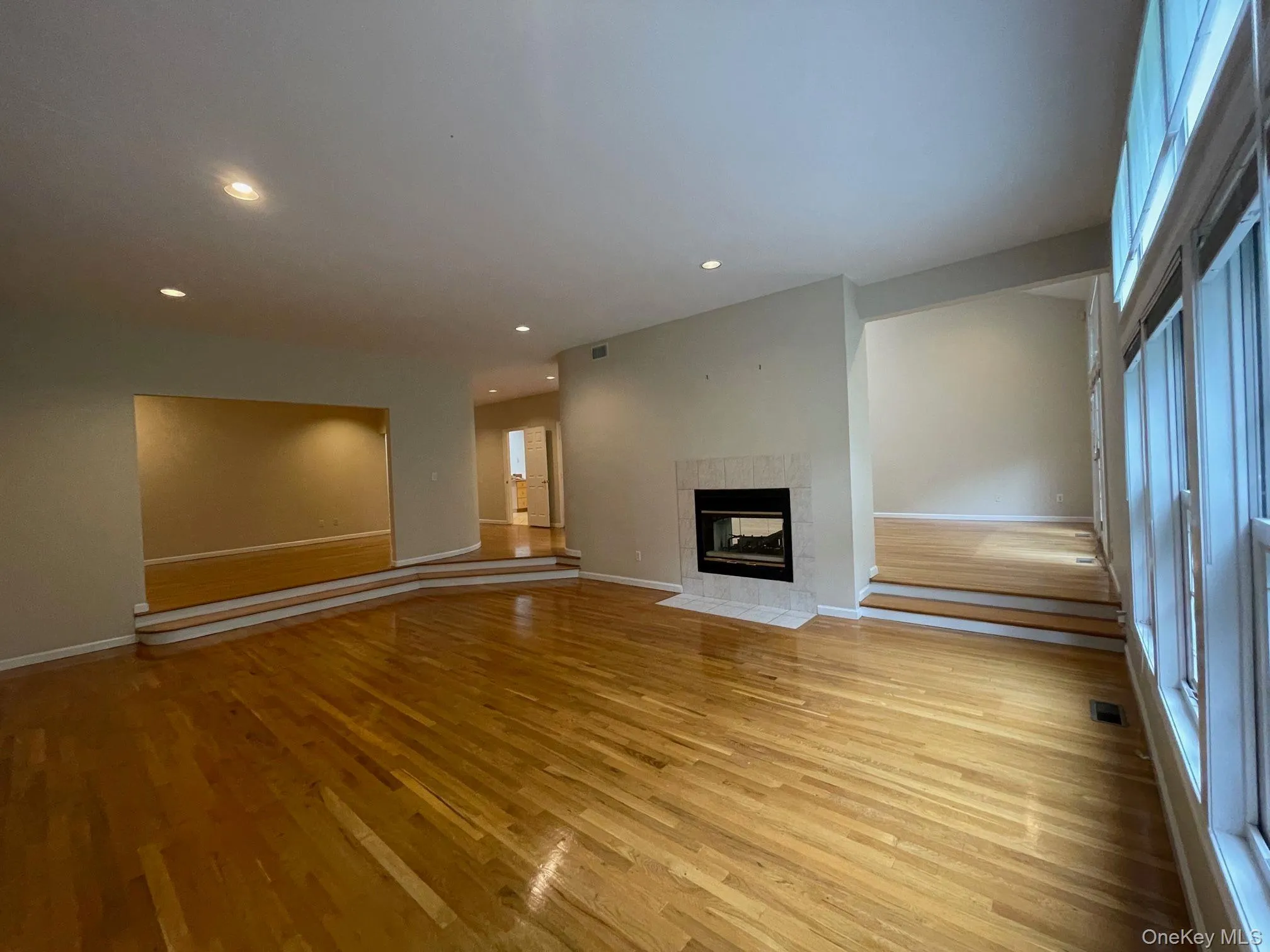 163 Doral Court, North Hempstead, NY, 3 Bedrooms Bedrooms, 7 Rooms Rooms,2 BathroomsBathrooms,Residential,For Rent,Doral,0,985776 163 Doral Court, North Hempstead, NY, 3 Bedrooms Bedrooms, 7 Rooms Rooms,2 BathroomsBathrooms,Residential,For Rent,Doral,0,985776