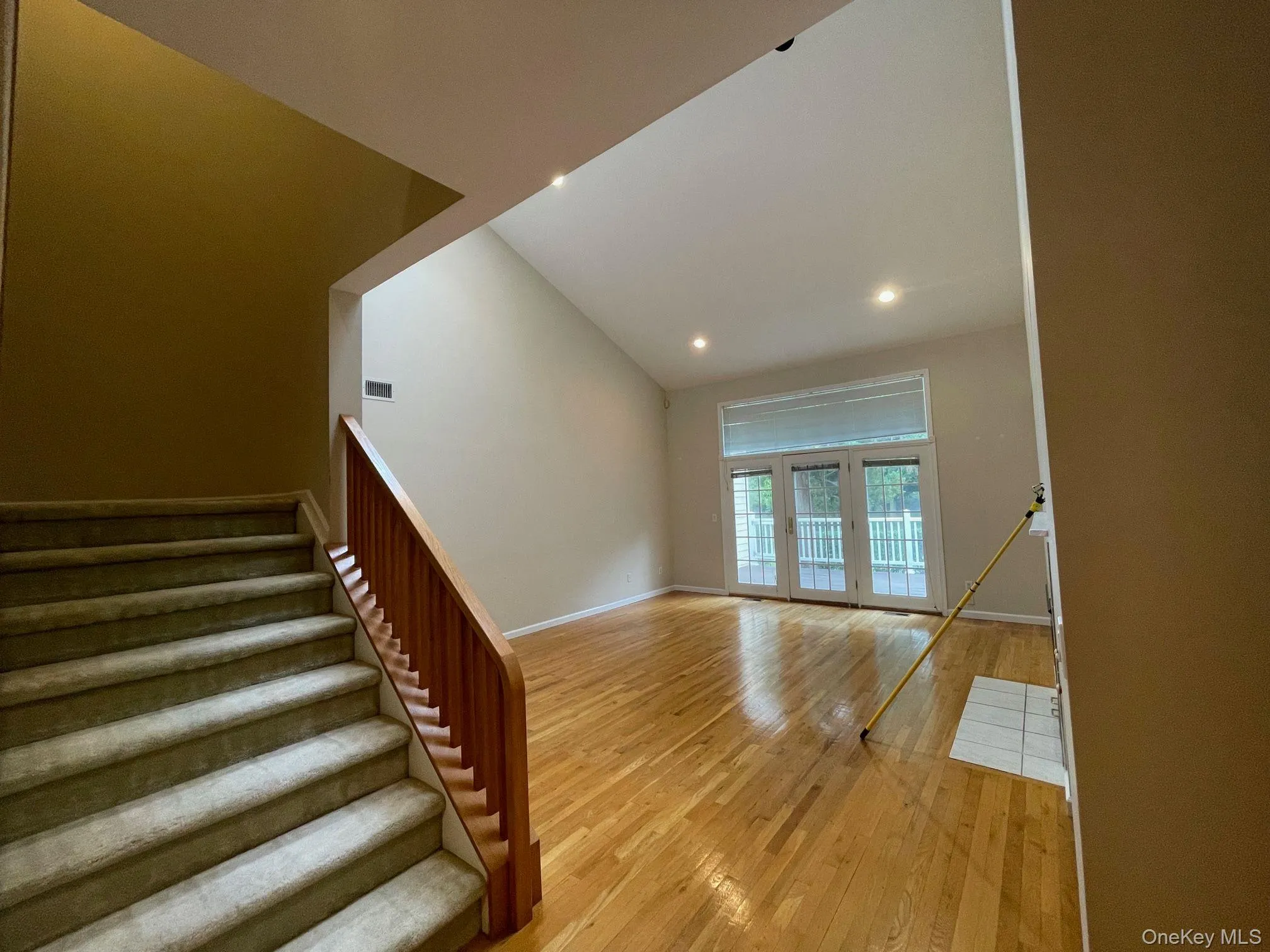163 Doral Court, North Hempstead, NY, 3 Bedrooms Bedrooms, 7 Rooms Rooms,2 BathroomsBathrooms,Residential,For Rent,Doral,0,985776 163 Doral Court, North Hempstead, NY, 3 Bedrooms Bedrooms, 7 Rooms Rooms,2 BathroomsBathrooms,Residential,For Rent,Doral,0,985776