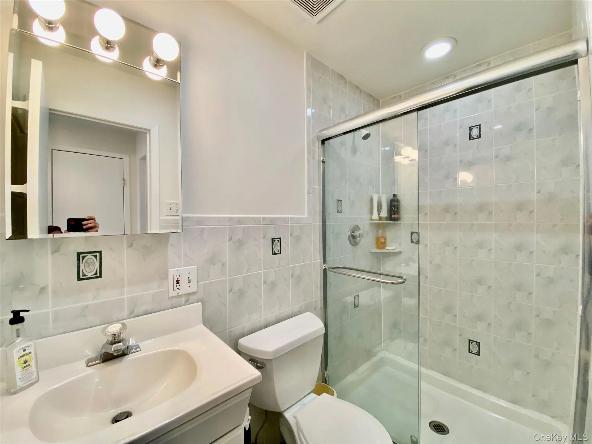 1875 Bayview Avenue, Southold, NY, 3 Bedrooms Bedrooms, 7 Rooms Rooms,2 BathroomsBathrooms,Residential Lease,For Rent,Bayview,0,985778 1875 Bayview Avenue, Southold, NY, 3 Bedrooms Bedrooms, 7 Rooms Rooms,2 BathroomsBathrooms,Residential Lease,For Rent,Bayview,0,985778