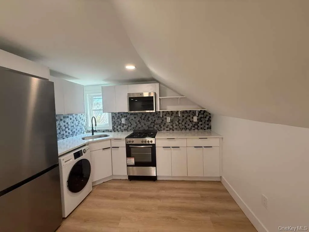 99 Cedar Hill Avenue, Orangetown, NY, 1 Bedroom Bedrooms, 2 Rooms Rooms,1 BathroomBathrooms,Residential Lease,For Rent,Cedar Hill,0,985788 99 Cedar Hill Avenue, Orangetown, NY, 1 Bedroom Bedrooms, 2 Rooms Rooms,1 BathroomBathrooms,Residential Lease,For Rent,Cedar Hill,0,985788