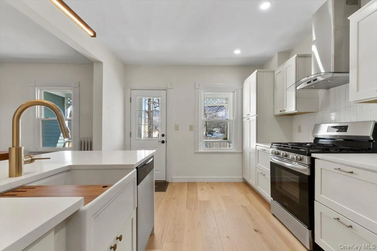 8 Cedar Street, Beacon, NY, 3 Bedrooms Bedrooms, 7 Rooms Rooms,1 BathroomBathrooms,Residential Lease,For Rent,Cedar,0,985842 8 Cedar Street, Beacon, NY, 3 Bedrooms Bedrooms, 7 Rooms Rooms,1 BathroomBathrooms,Residential Lease,For Rent,Cedar,0,985842