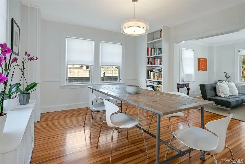 65 Main Street, Huntington, NY, 3 Bedrooms Bedrooms, 7 Rooms Rooms,1 BathroomBathrooms,Residential Lease,For Rent,Main,0,985847 65 Main Street, Huntington, NY, 3 Bedrooms Bedrooms, 7 Rooms Rooms,1 BathroomBathrooms,Residential Lease,For Rent,Main,0,985847