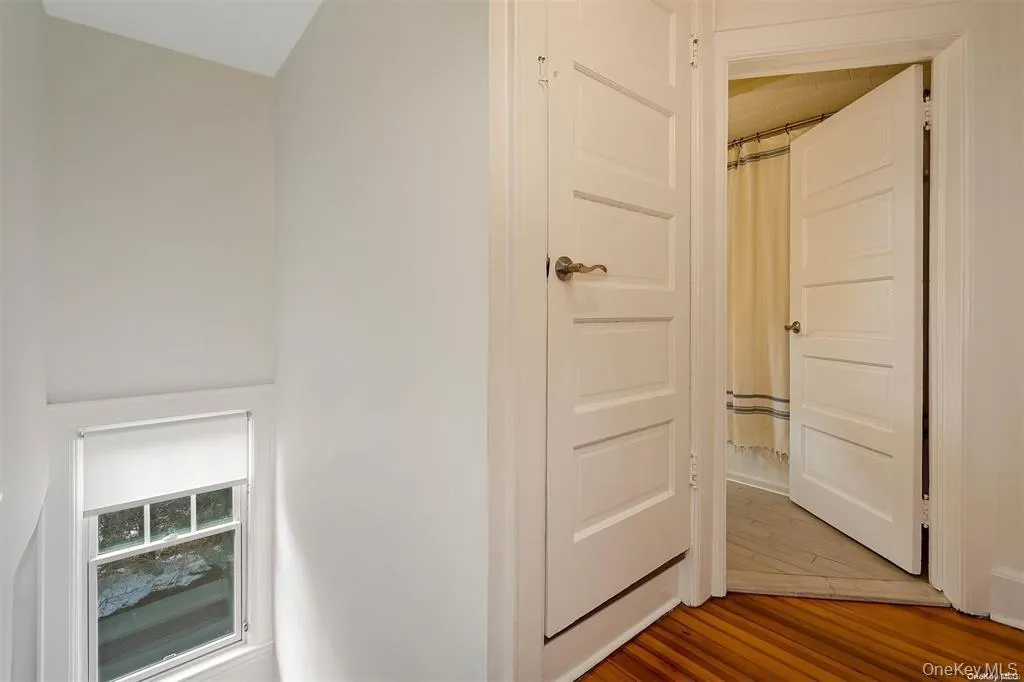 65 Main Street, Huntington, NY, 3 Bedrooms Bedrooms, 7 Rooms Rooms,1 BathroomBathrooms,Residential Lease,For Rent,Main,0,985847 65 Main Street, Huntington, NY, 3 Bedrooms Bedrooms, 7 Rooms Rooms,1 BathroomBathrooms,Residential Lease,For Rent,Main,0,985847