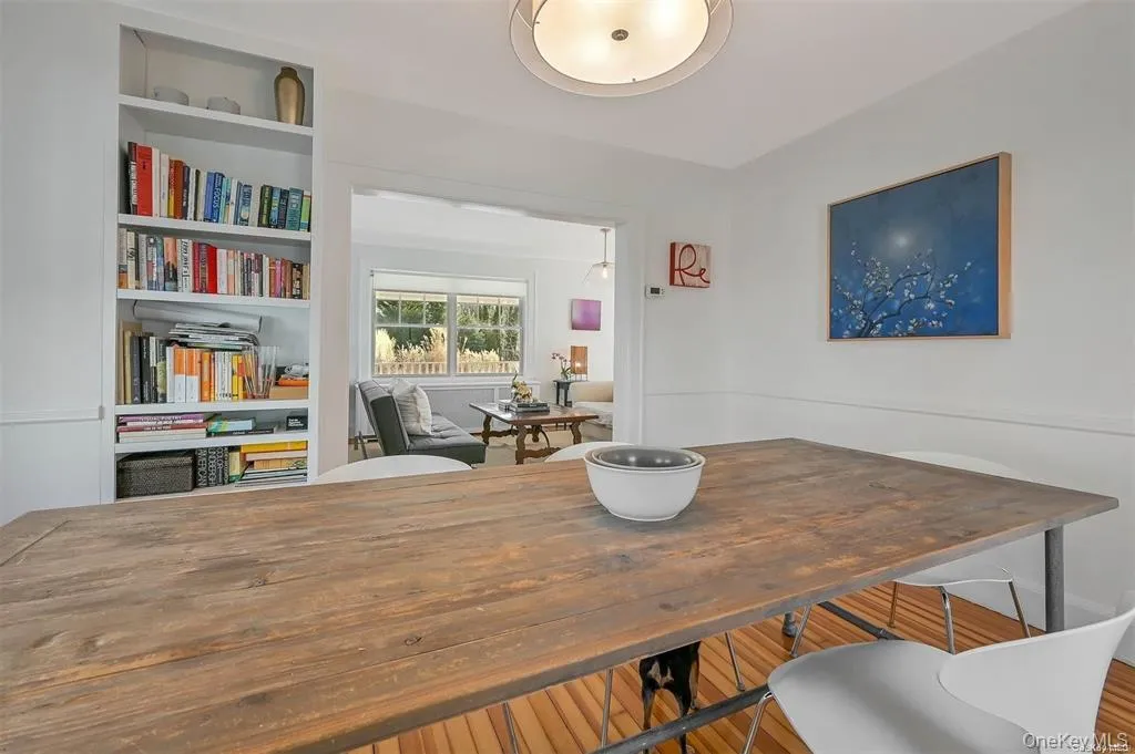 65 Main Street, Huntington, NY, 3 Bedrooms Bedrooms, 7 Rooms Rooms,1 BathroomBathrooms,Residential Lease,For Rent,Main,0,985847 65 Main Street, Huntington, NY, 3 Bedrooms Bedrooms, 7 Rooms Rooms,1 BathroomBathrooms,Residential Lease,For Rent,Main,0,985847