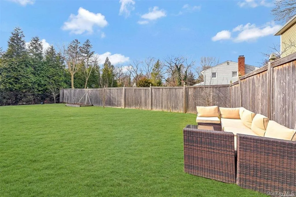 65 Main Street, Huntington, NY, 3 Bedrooms Bedrooms, 7 Rooms Rooms,1 BathroomBathrooms,Residential Lease,For Rent,Main,0,985847 65 Main Street, Huntington, NY, 3 Bedrooms Bedrooms, 7 Rooms Rooms,1 BathroomBathrooms,Residential Lease,For Rent,Main,0,985847