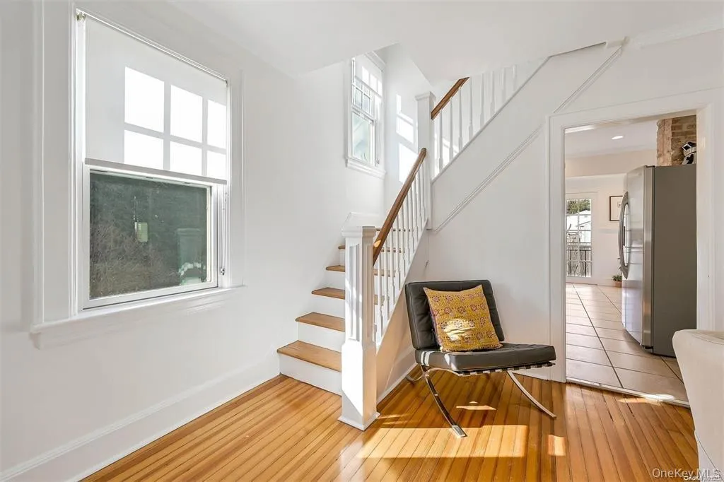 65 Main Street, Huntington, NY, 3 Bedrooms Bedrooms, 7 Rooms Rooms,1 BathroomBathrooms,Residential Lease,For Rent,Main,0,985847 65 Main Street, Huntington, NY, 3 Bedrooms Bedrooms, 7 Rooms Rooms,1 BathroomBathrooms,Residential Lease,For Rent,Main,0,985847
