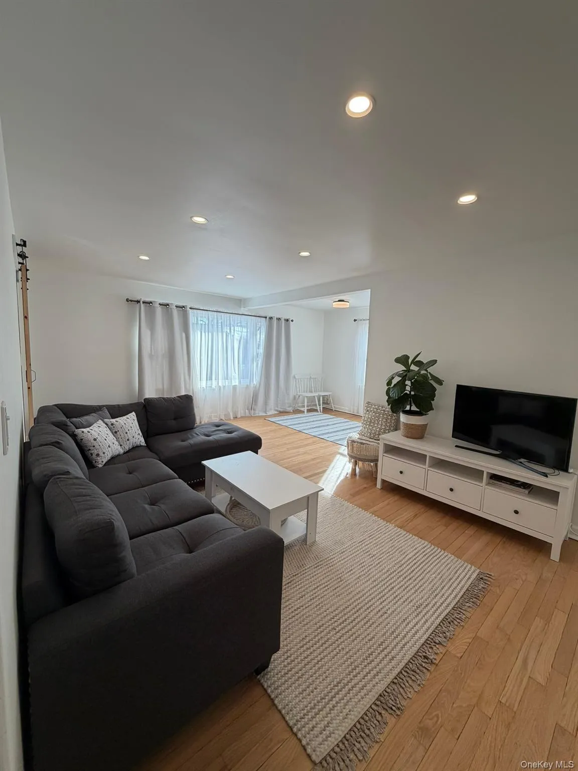 36-26 192nd Street, New York, NY, 2 Bedrooms Bedrooms, 5 Rooms Rooms,1 BathroomBathrooms,Residential Lease,For Rent,192nd,0,985854 36-26 192nd Street, New York, NY, 2 Bedrooms Bedrooms, 5 Rooms Rooms,1 BathroomBathrooms,Residential Lease,For Rent,192nd,0,985854
