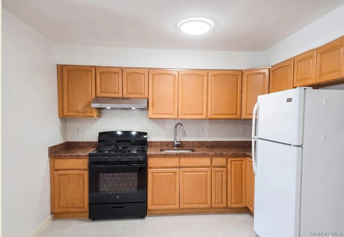 7613 46th Avenue, New York, NY, 3 Bedrooms Bedrooms, 7 Rooms Rooms,1 BathroomBathrooms,Residential Lease,For Rent,46th,0,985860 7613 46th Avenue, New York, NY, 3 Bedrooms Bedrooms, 7 Rooms Rooms,1 BathroomBathrooms,Residential Lease,For Rent,46th,0,985860