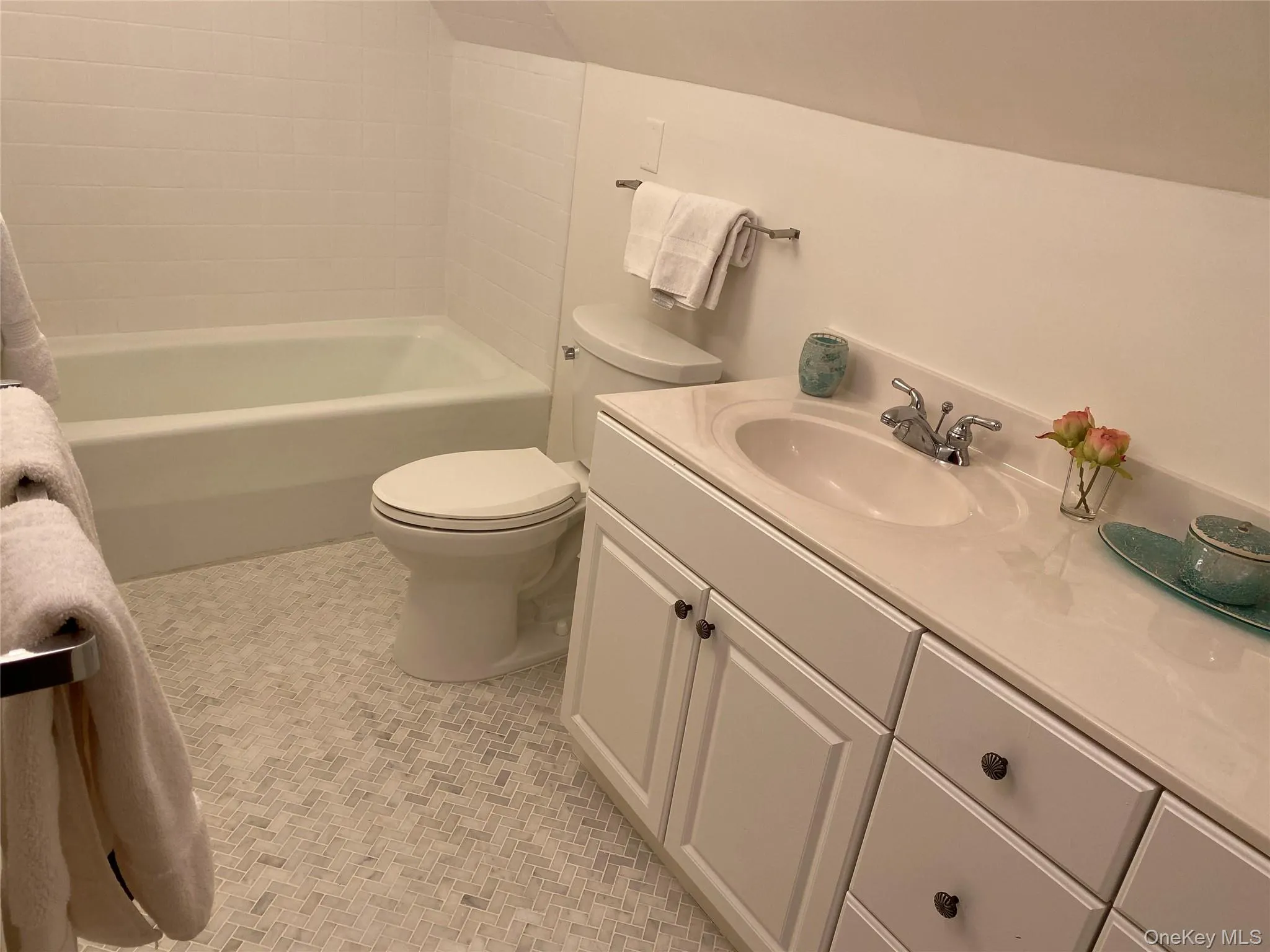 329 Centre Island Road, Oyster Bay, NY, 4 Bedrooms Bedrooms, 9 Rooms Rooms,3 BathroomsBathrooms,Residential Lease,For Rent,Centre Island,0,985862 329 Centre Island Road, Oyster Bay, NY, 4 Bedrooms Bedrooms, 9 Rooms Rooms,3 BathroomsBathrooms,Residential Lease,For Rent,Centre Island,0,985862