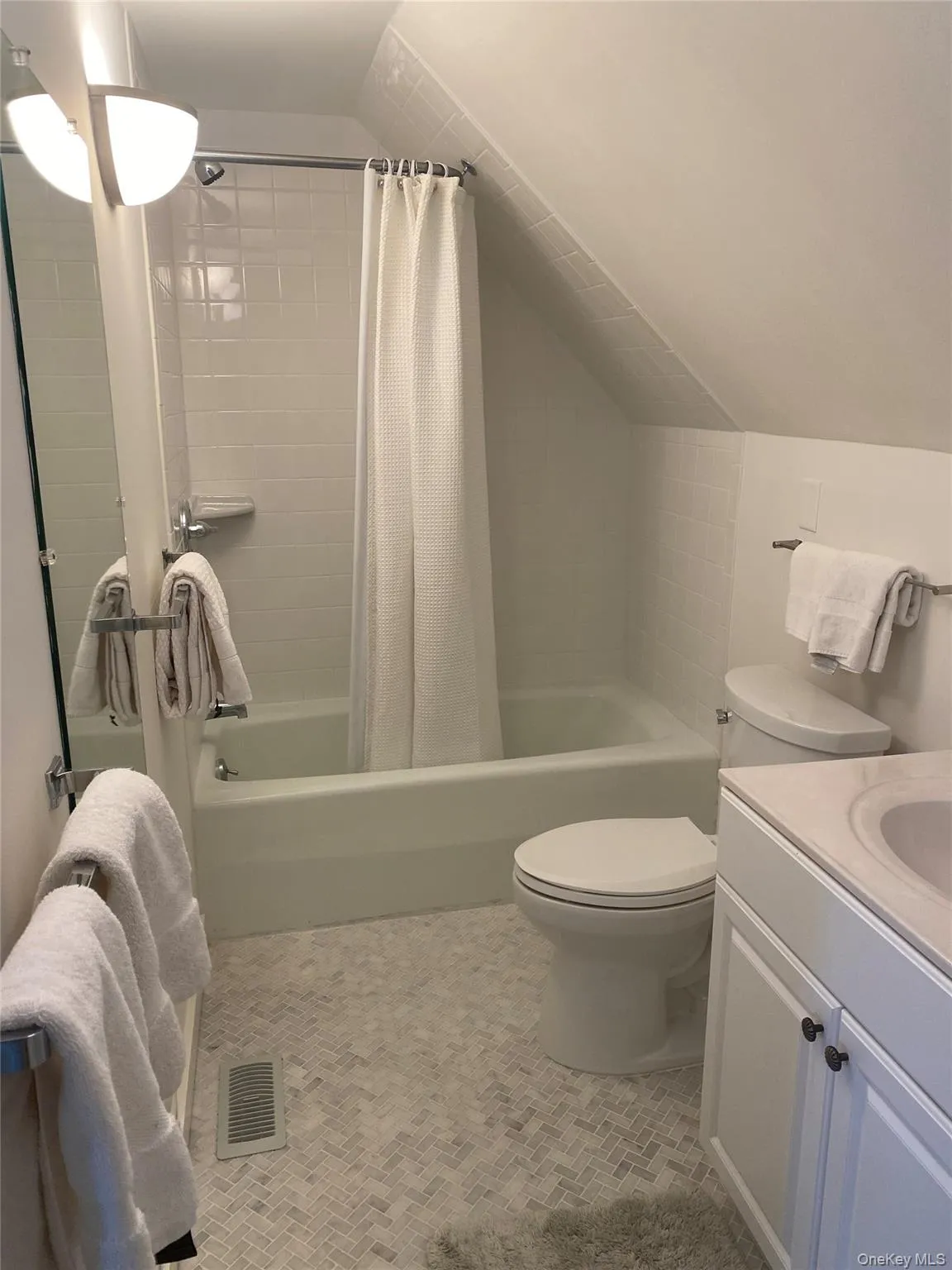 329 Centre Island Road, Oyster Bay, NY, 4 Bedrooms Bedrooms, 9 Rooms Rooms,3 BathroomsBathrooms,Residential Lease,For Rent,Centre Island,0,985862 329 Centre Island Road, Oyster Bay, NY, 4 Bedrooms Bedrooms, 9 Rooms Rooms,3 BathroomsBathrooms,Residential Lease,For Rent,Centre Island,0,985862