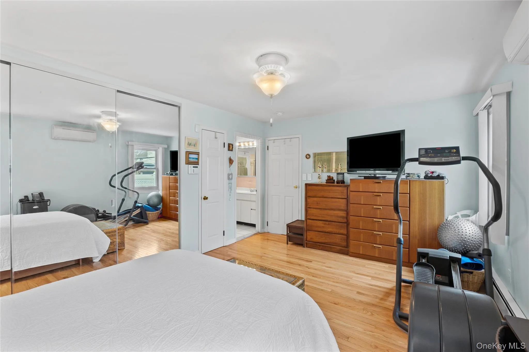 First floor en-suite bedroom with large closet First floor en-suite bedroom with large closet