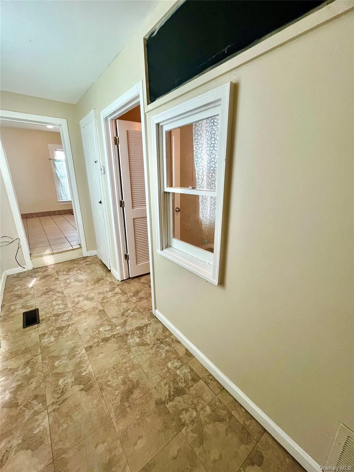 30 Knapp Avenue, Middletown, NY, 2 Bedrooms Bedrooms, 5 Rooms Rooms,1 BathroomBathrooms,Residential Lease,For Rent,Knapp,0,985909 30 Knapp Avenue, Middletown, NY, 2 Bedrooms Bedrooms, 5 Rooms Rooms,1 BathroomBathrooms,Residential Lease,For Rent,Knapp,0,985909