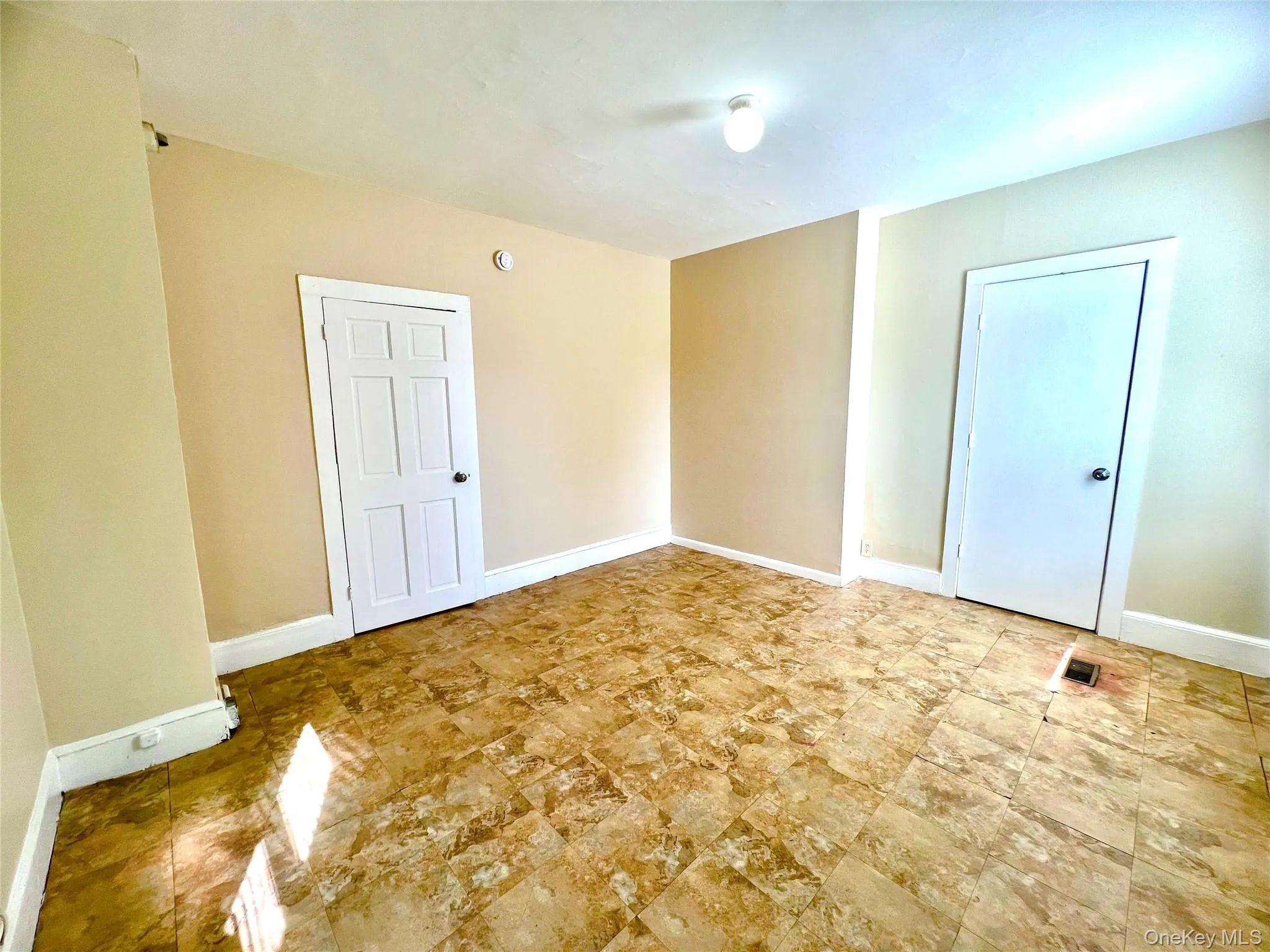30 Knapp Avenue, Middletown, NY, 2 Bedrooms Bedrooms, 5 Rooms Rooms,1 BathroomBathrooms,Residential Lease,For Rent,Knapp,0,985909 30 Knapp Avenue, Middletown, NY, 2 Bedrooms Bedrooms, 5 Rooms Rooms,1 BathroomBathrooms,Residential Lease,For Rent,Knapp,0,985909
