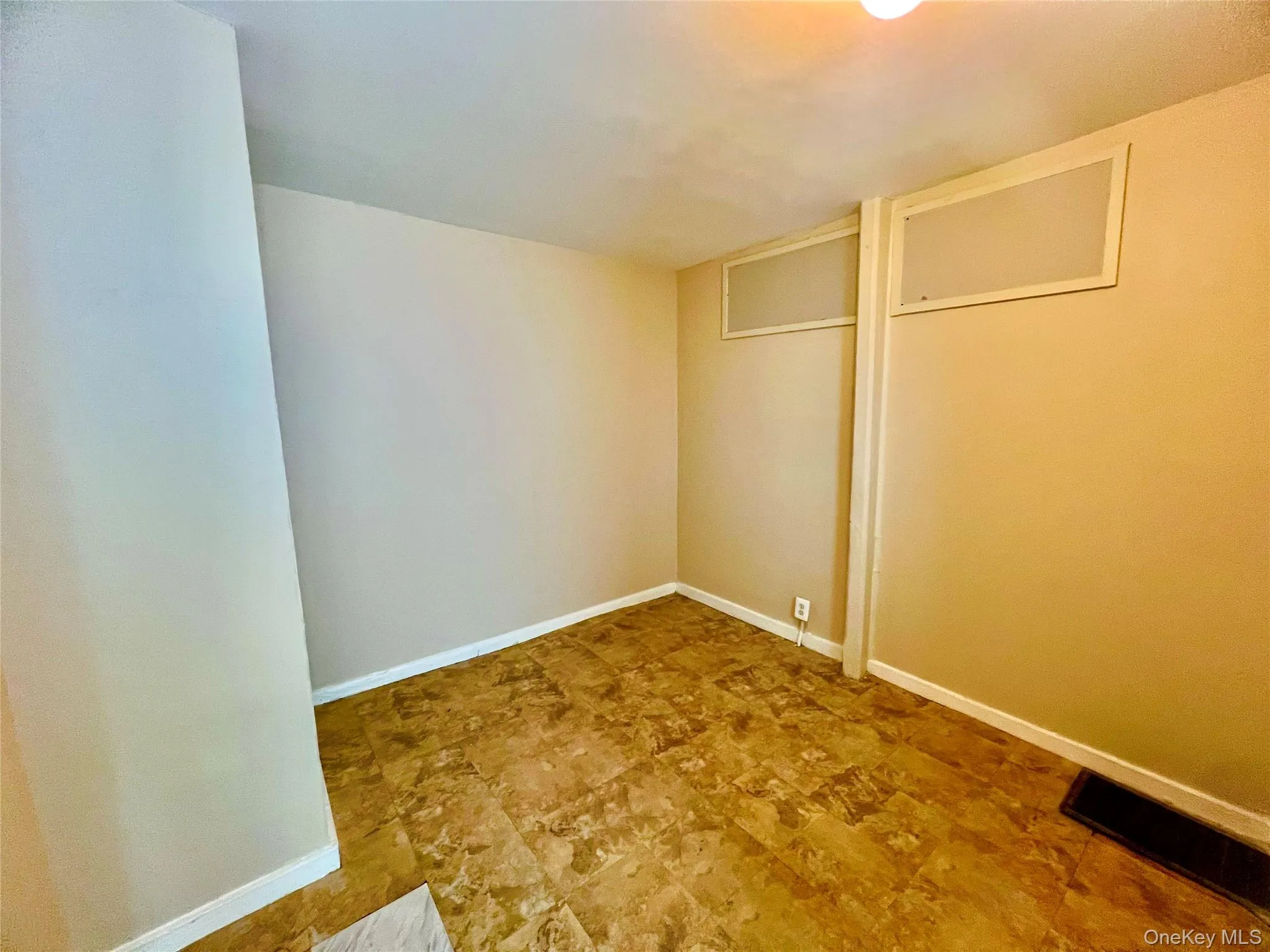 30 Knapp Avenue, Middletown, NY, 2 Bedrooms Bedrooms, 5 Rooms Rooms,1 BathroomBathrooms,Residential Lease,For Rent,Knapp,0,985909 30 Knapp Avenue, Middletown, NY, 2 Bedrooms Bedrooms, 5 Rooms Rooms,1 BathroomBathrooms,Residential Lease,For Rent,Knapp,0,985909