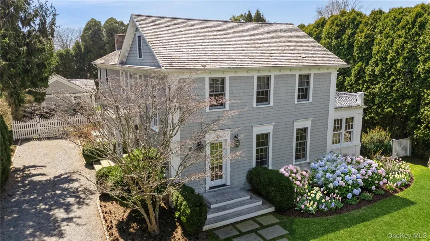 60 Old Town Crossing, Southampton, New York 11968