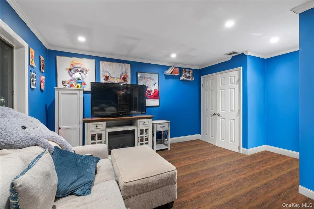 44 End Avenue, Oyster Bay, NY, 4 Bedrooms Bedrooms, 9 Rooms Rooms,4 BathroomsBathrooms,Residential,For Rent,End,0,985922 44 End Avenue, Oyster Bay, NY, 4 Bedrooms Bedrooms, 9 Rooms Rooms,4 BathroomsBathrooms,Residential,For Rent,End,0,985922